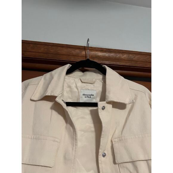 Abercrombie & Fitch Women's Snap Button Cropped Jacket Long Sleeve Cream Size S - Picture 2 of 10